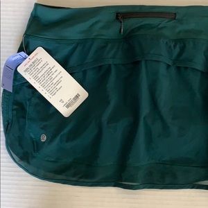 lululemon athletica Skirts - NWT Lululemon Hotta hot skirt skirt dz 10 lululemon athletica Skirts - NWT Lululemon Hotta hot skirt skirt dz 10